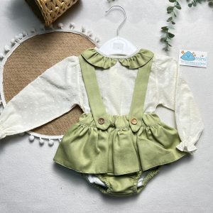 Conjunto com Saia Simples