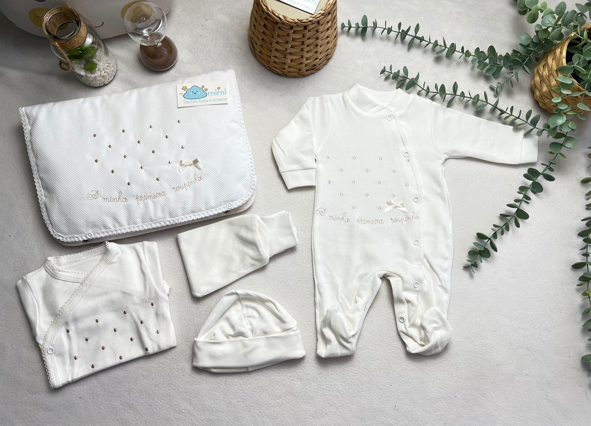 Kit 1ª Roupinha Pintinhas Pérola (Primavera) - Image 2